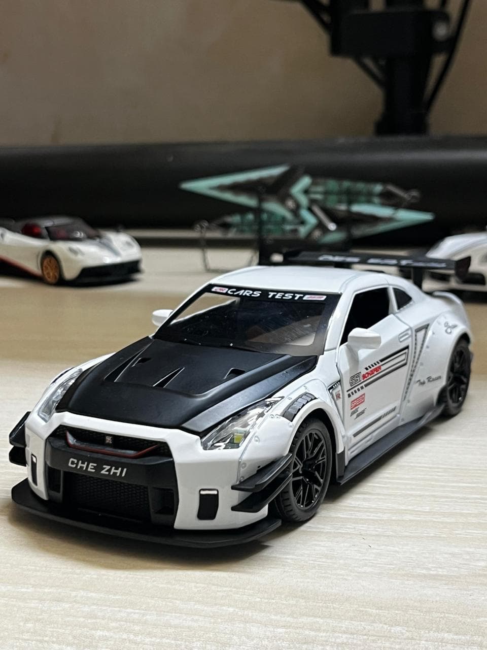 Nissan GTR Diecast 1:24 Model (big)